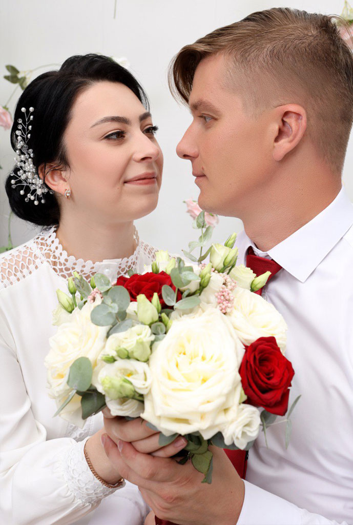 Милое фото жениха и невесты